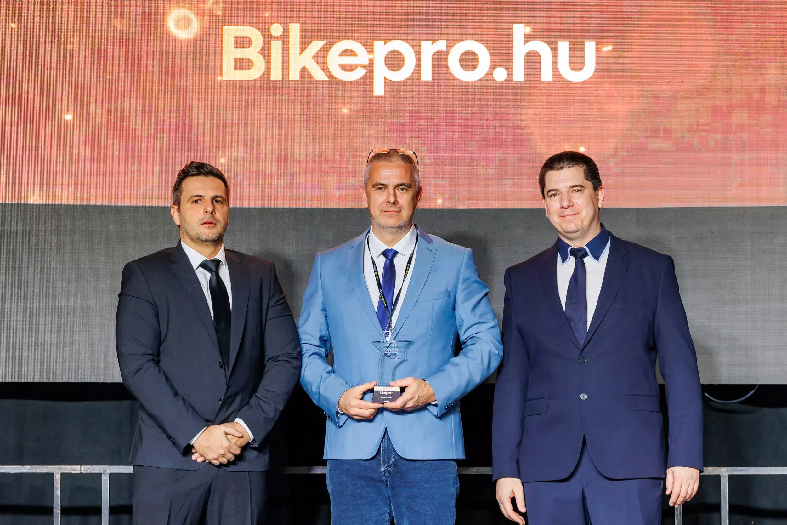 Ország Bolja díjátadó gála 2023 - bikepro.hu minőségi díj 1. helyzett.