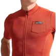 Kép 6/8 - Pearl Izumi Expedition férfi rövid ujjú mez, téglavörös, L-es méret