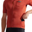 Kép 8/8 - Pearl Izumi Expedition férfi rövid ujjú mez, téglavörös, L-es méret