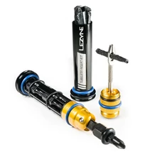 Lezyne Dual Insert Kit M kormányvégben tárolható tubeless defektjavító és marokszerszám szett, 8 funkciós, közepes méret, fekete-arany