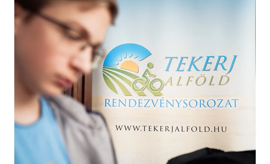 Új kerékpáros túraútvonalak és pihenők a Tisza-Maros mentén