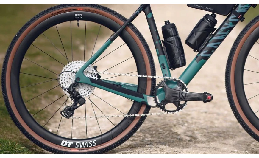 Gravel, bikepacking váltórendszerek – SRAM AXS, X-Range; SHIMANO GRX, CUES, ESSA