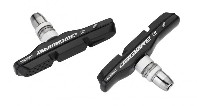 Jagwire JS91AC MTB Pro cserélhető betétes fékpofa, 70 mm, fekete