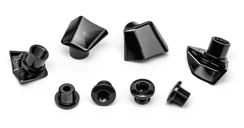 Absolute Black hajtómű csavar és takarólemez szett, Ultegra 6800-hoz, 4 db, fekete