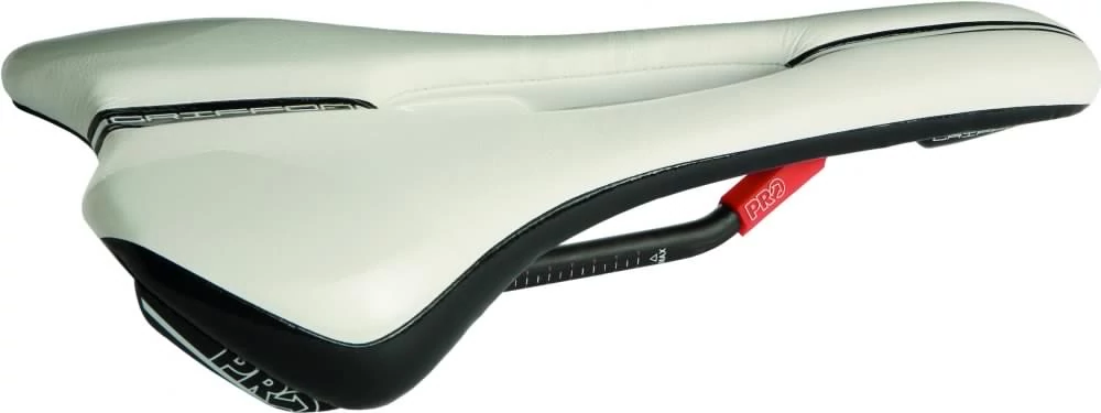 Pro Griffon Carbon AF férfi sport nyereg, anatómikus, karbon pálcás, 132 mm, fehér-fekete