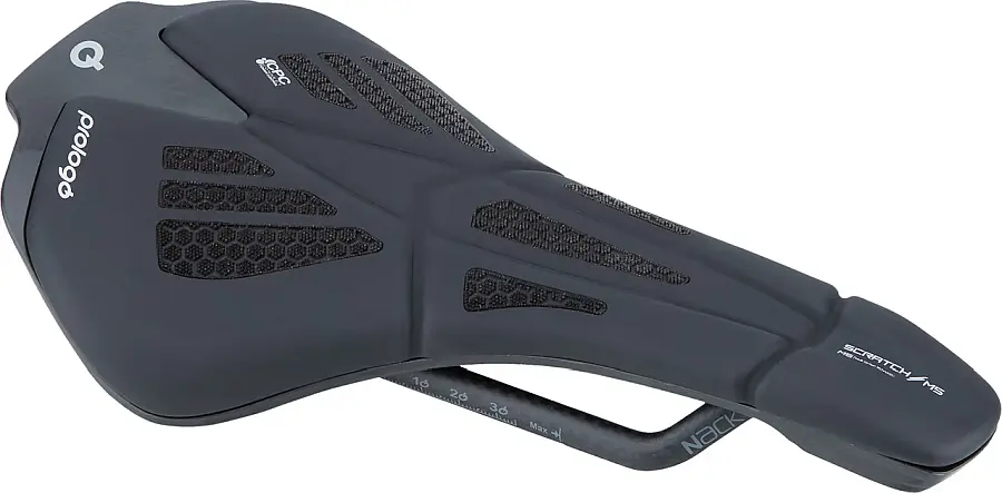 Prologo Scratch M5 nyereg, Nack, CPC, karbon pálcák, 250x140 mm, 177g, feket​e