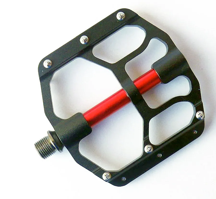 Spyral Branch Light CNC alu platform pedál, cserélhető szegecsekkel, fekete-piros