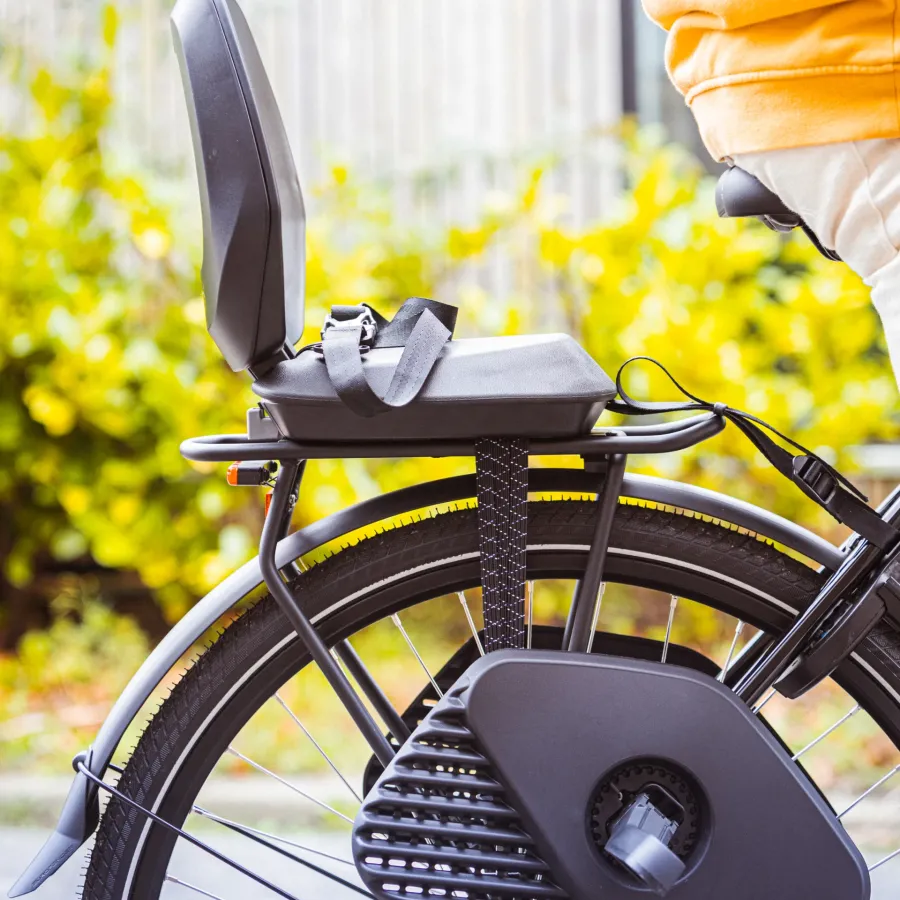 Bobike One Junior gyerekülés hátra, csomagtartóra, 9-35kg, fekete