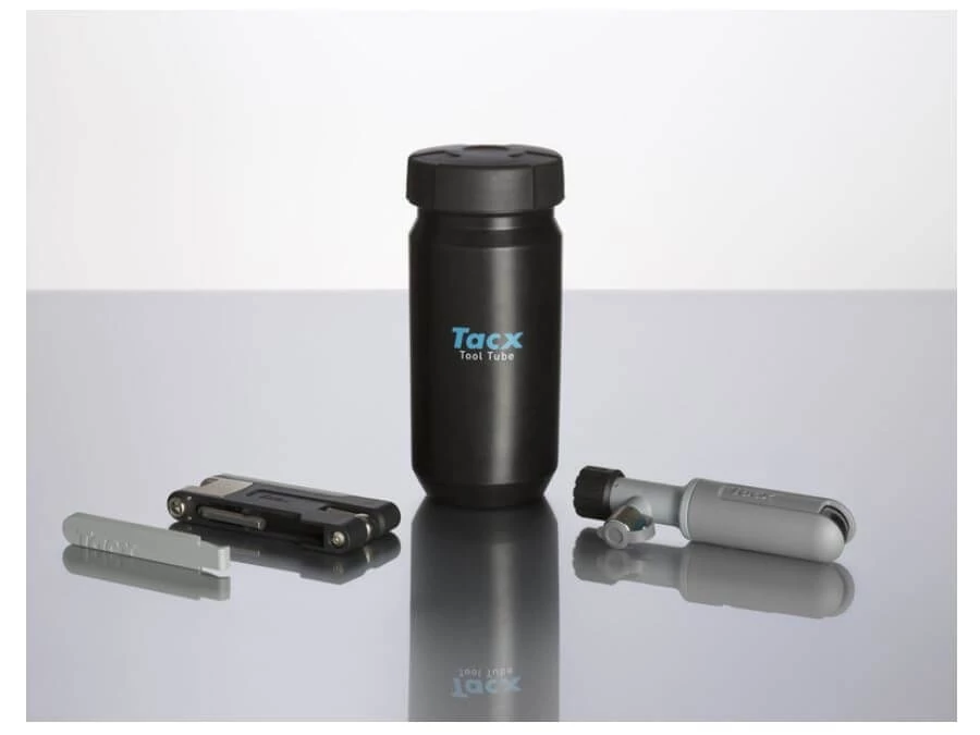 Tacx ToolTube Plus szerszám tartó kulacs miniszerszámmal, CO2 pumpával, 500 ml, fekete